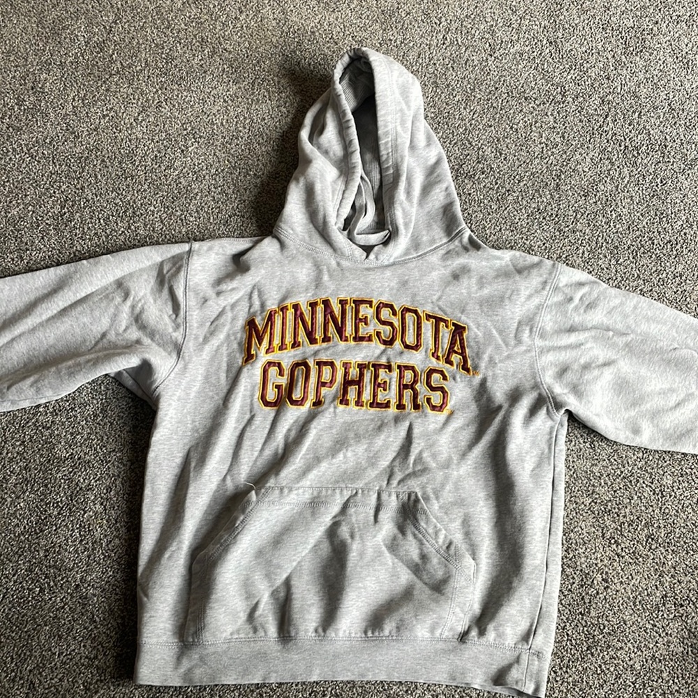Minnesota Gophers grey sweatshirt